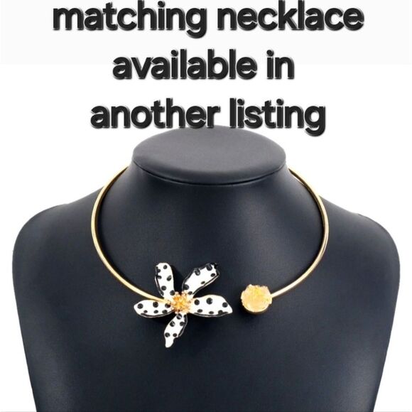 ZARA tropical flower stud earrings - Picture 9 of 11